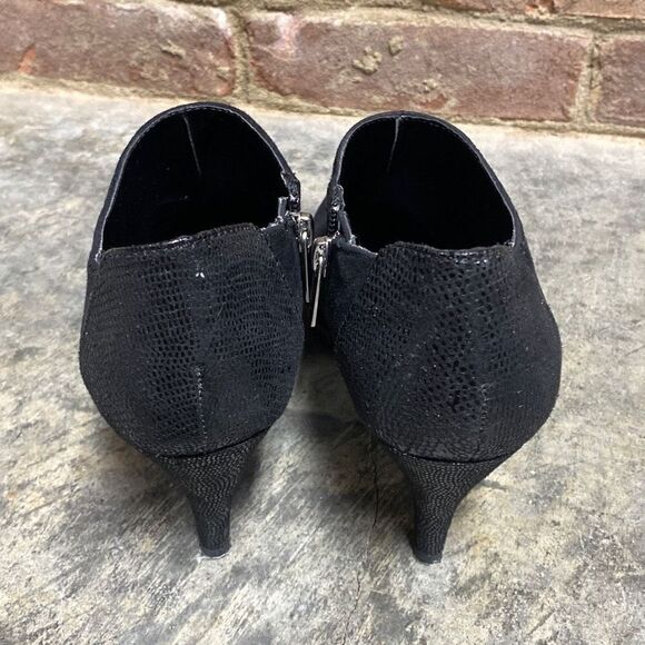 Bandolino Black Faux Suede Heel Ankle Bootie Size 7.5 - Picture 5 of 9
